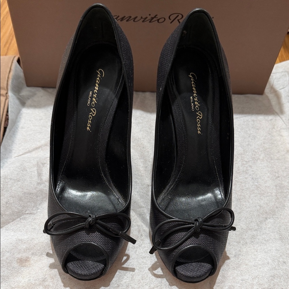 Gianvito Rossi Black Bow Peep-Toe Heels bow details Raffia